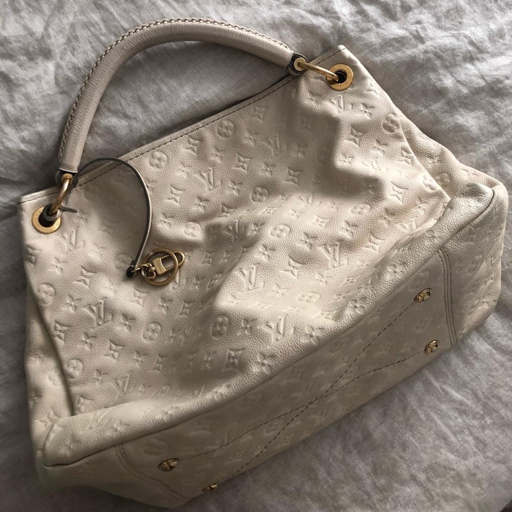 Louis Vuitton Ivory monogram artsy MM hobo bag